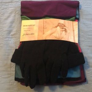 NWT At John’s Bay Multicolor Micro Fleece Set